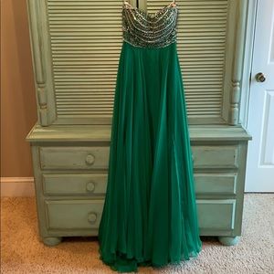 Emerald Green Sherri Hill Prom Dress